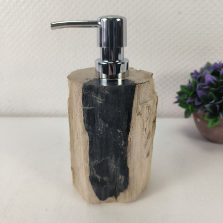 Дозатор для мыла из окаменелого дерева DOD-04709 (9*9*20) 0217 из натурального камня